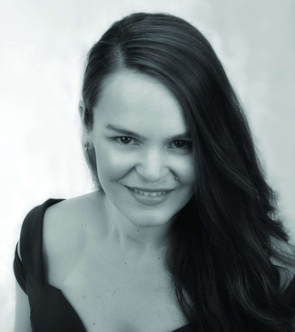 Kelly Curtin Headshot (1)