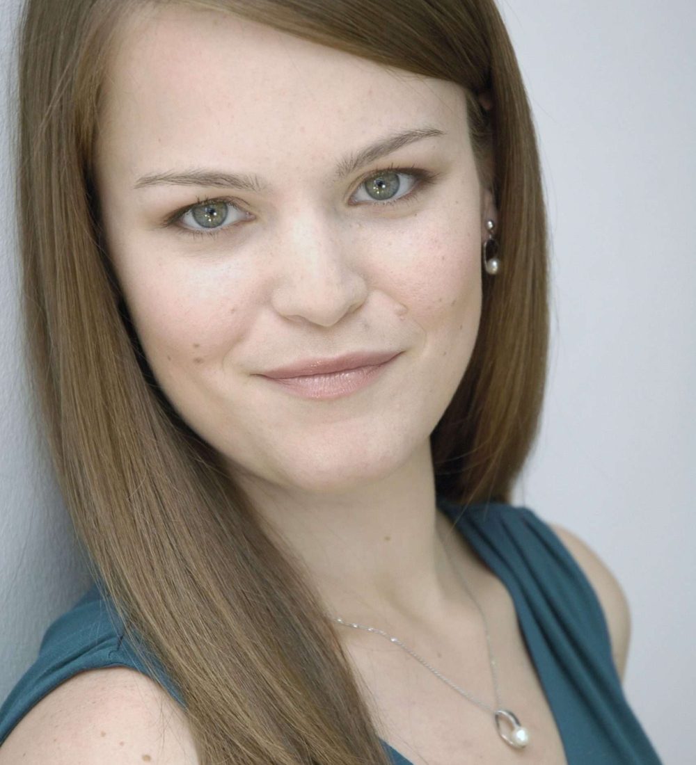 Kelly Curtin headshot LG